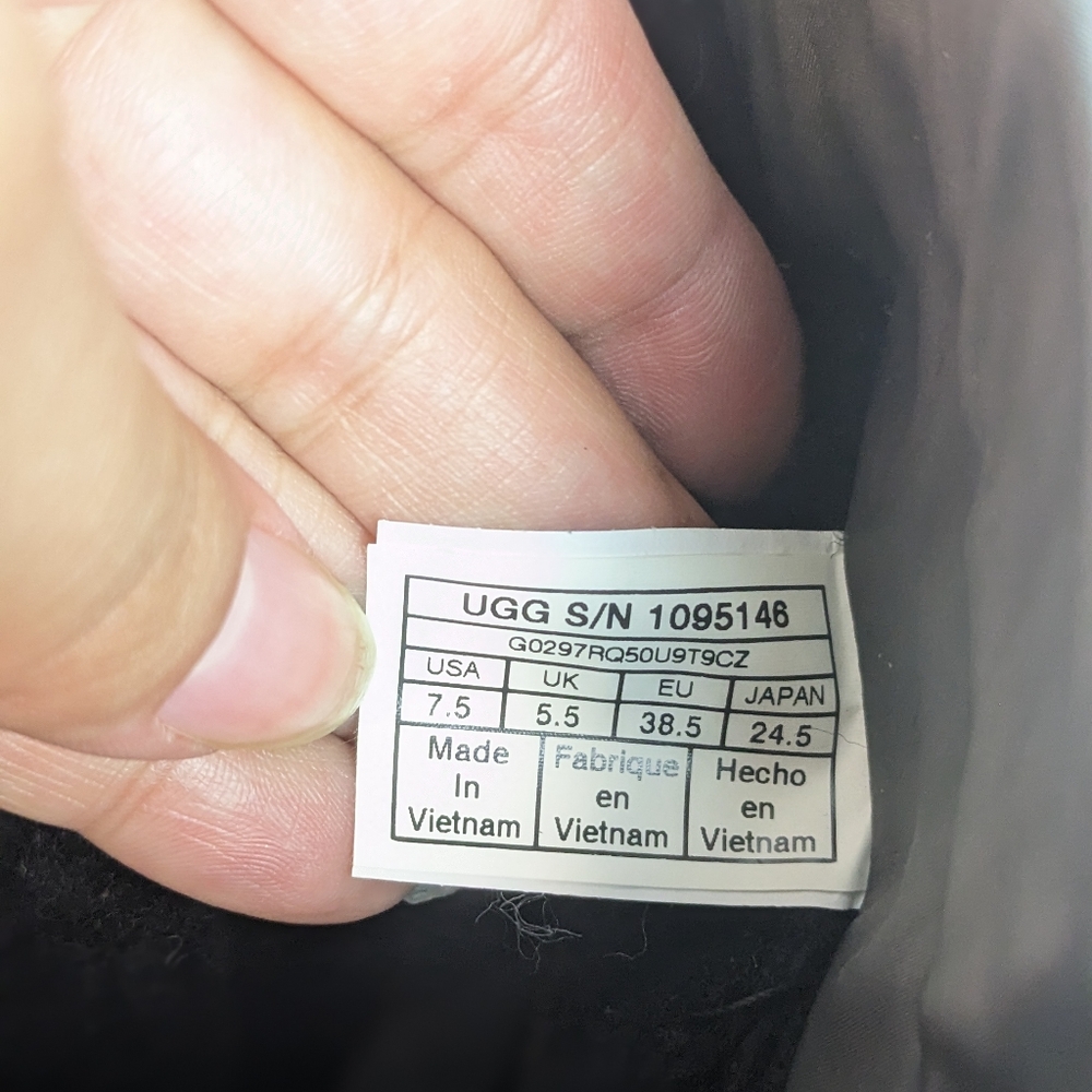 NWOT UGG Beck waterproof winter boots - Picture 12 of 16